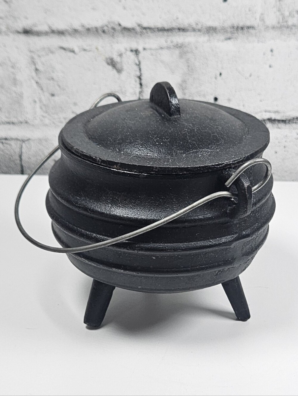 Cast Iron Witch Cauldron With Lid Tripod Halloween Gothic Decor 5 Inch